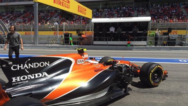 ep fernando alonso mclaren en montmelo