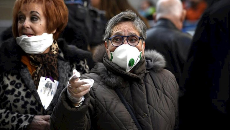 Mujeres con mascarilla para evitar el contagio del coronavirus. | Óscar Cañas - Europa Press ep mujeres con mascarilla para evitar el contagio del coronavirus