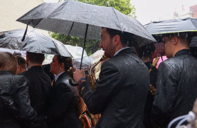 ep musicos de la hermandad del cautivo de san pablo se marchan tras suspenderse por la lluvia su