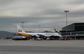 ep unolos avionesla compania inglesa monarch