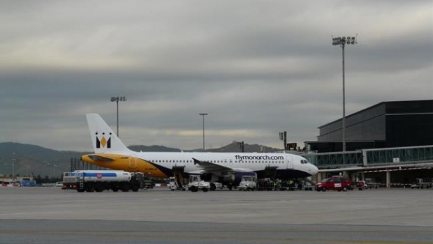 ep unolos avionesla compania inglesa monarch