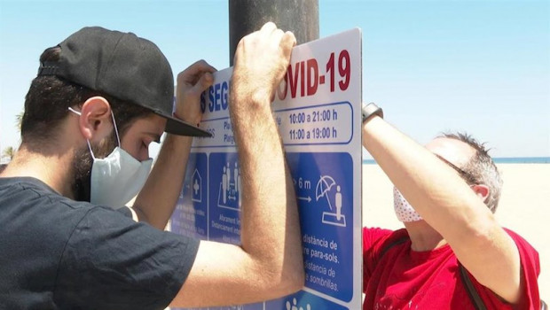 ep valncia prepara sus playas para la autorizacion del bano en la fase 2