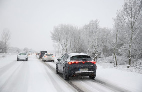 ep varios vehiculos circulan con la nieve por la m 607 a 28 de enero de 2026 en madrid espana