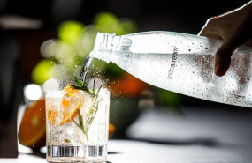 fuse bottle pouring to glass 1 20230628192029 