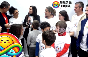 abraza la sonrisa momento abraza la sonrisa momento