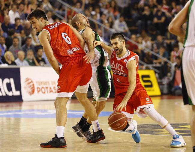 A. Cvetkovic ICL Manresa contra Divina Seguros Joventut | ACB PHOTO/J. ALBERCH ep a cvetkovic icl manresadivina seguros joventut