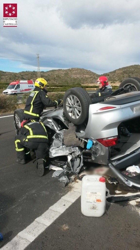 Actuación de los bomberos en la carretera | CONSORCIO PROVINCIAL DE BOMBEROS DE CASTELLÓN ep actuacionlos bomberosla carretera