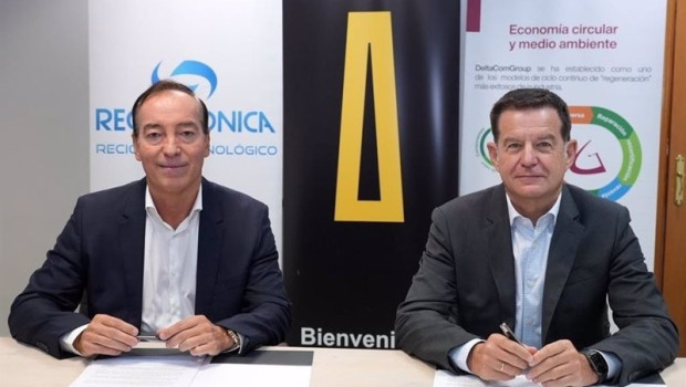 ep archivo   de izquierda a derecha el consejero delegado de deltacomgroup antonio peinado y el