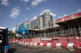 ep archivo   varias vallas controlan el acceso a una obra a 10 de agosto de 2022 en madrid espana