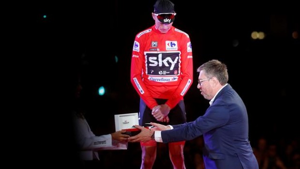 ep chris froome recibereloj tissotganadorla vuelta