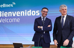 ep el cfo de cellnex raimon trias i y el consejero delegado de cellnex marco patuano d durante una