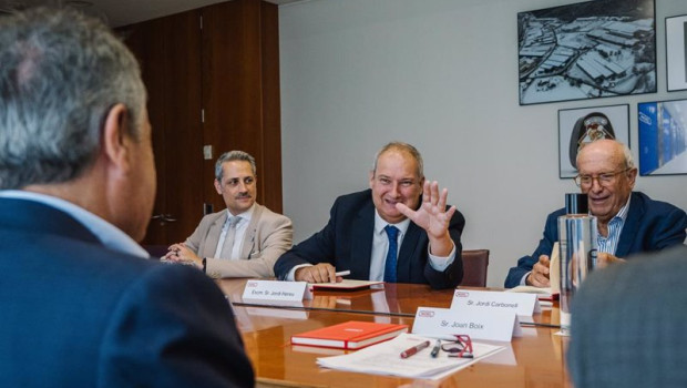 ep el ministro de industria y turismo jordi hereu visita la empresa carnica noel alimentaria