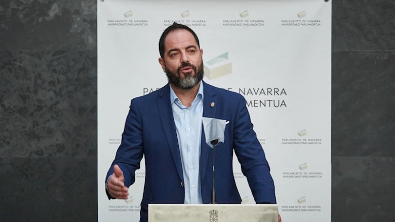 El portavoz parlamentario de PSN, Ramón Alzórriz, realiza declaraciones en el Parlamento de Navarra. | Eduardo Sanz - Europa Press ep el portavoz parlamentario de psn ramon alzorriz realiza declaraciones en el parlamento de navarra