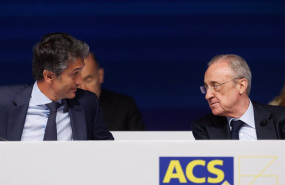 ep el presidente del grupo acs florentino perez d conversa con el consejero delegado juan santamaria