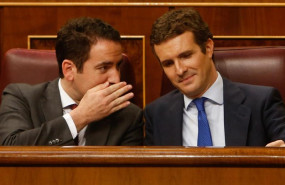 ep el secretario del pp teodoro garcia egea habla con el presidente del partido pablo casado tras su