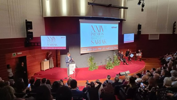 ep garamendi ha participado en la entrega de los premios ajebask