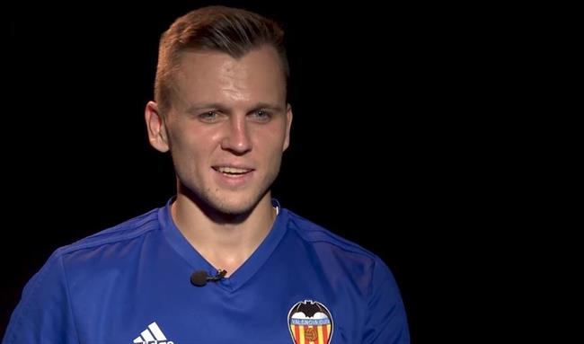 El Jugador Del Valencia Denis Cheryshev | VALENCIA C.F. ep jugadorvalencia denis cheryshev