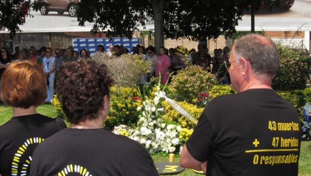 ep ofrenda floralrecuerdolas victimasaccidentemetrovalencia