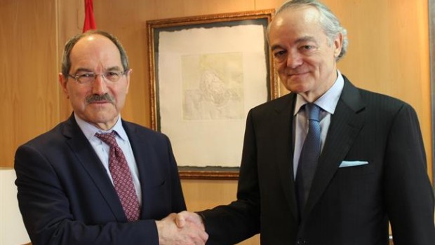 ep presidenteametic pedro mier ypredecesor jose manuelriva