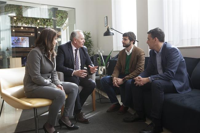 El presidente de Aotec, Antonio García Vidal, con varios miembros de la directiv | AOTEC - Archivo ep presidenteaotec antonio garcia vidal conmiembrosla directiv