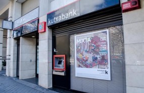 ep sucursal banco kutxabank foto archivo