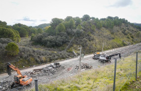 ep trabajos de limpieza en las vias seis dias despues del siniestro ferroviario ocurrido en adamuz