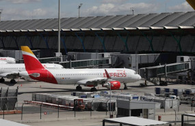 ep un avion de iberia en el aeropuerto de madrid-barajas adolfo suarez ep un avion de iberia en el aeropuerto de madrid-barajas adolfo suarez