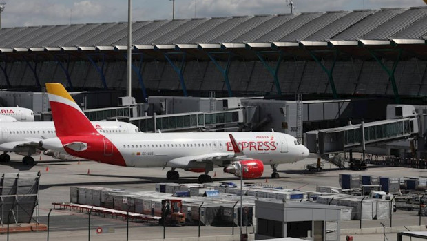 ep un avion de iberia en el aeropuerto de madrid-barajas adolfo suarez