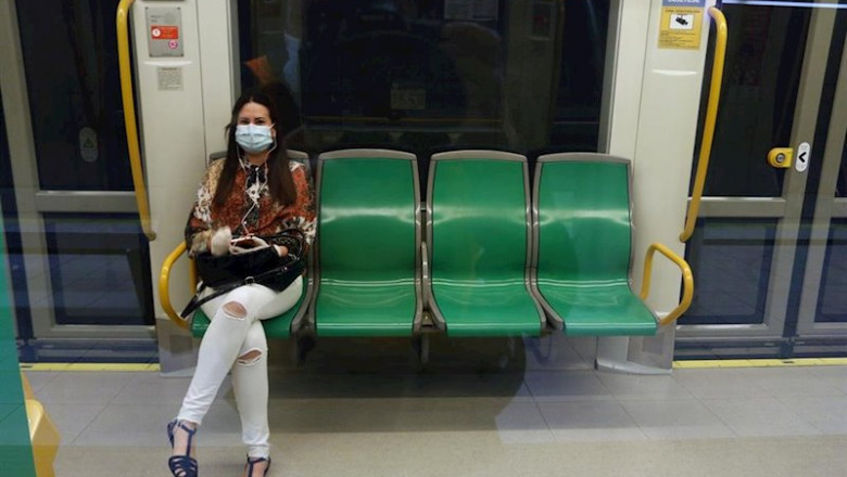 ep un pasajero con mascarillas en el metro de malaga en malaga andalucia espana a 04 de mayo de 2020 ep un pasajero con mascarillas en el metro de malaga en malaga andalucia espana a 04 de mayo de 2020