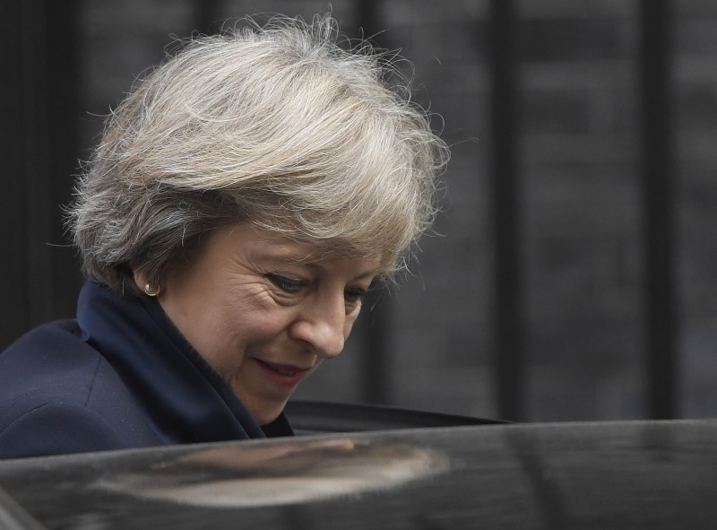 theresa-may-veut-garder-ses-cartes-en-main-sur-le-brexit