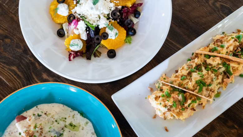 ensalada de verano waldorf y fajita la rollerie 