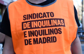 ep archivo   un voluntario del sindicato de inquilinas e inquilinos