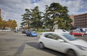 ep archivo   vehiculos en las inmediaciones de plaza eliptica en madrid espana a 25 de noviembre de