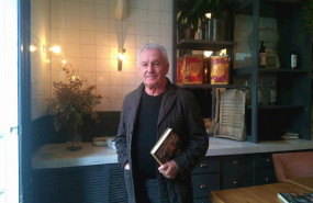 ep el cantante asturiano victor manuel durante la presetacion de su nuevo libro de cocina el gusto