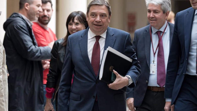 ep el ministro de agricultura pesca y alimentacion luis planas c a su llegada a una sesion de ep el ministro de agricultura pesca y alimentacion luis planas c a su llegada a una sesion de