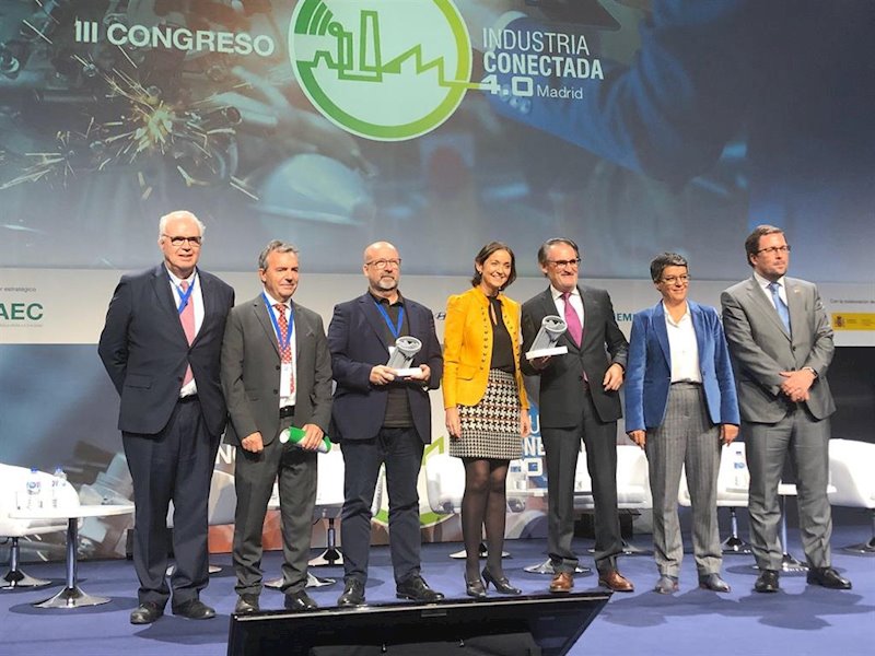 ep fama sofas e iveco ganadores de los i premios nacionales de la industria conectada 40