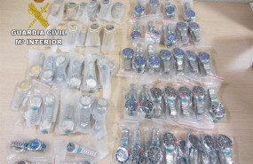 ep la guardia civil y la agencia tributaria incautan un envio de 333 relojes falsos en gran canaria