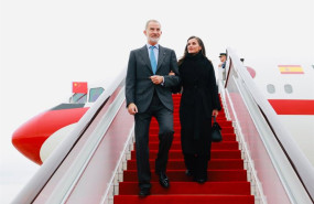 ep los reyes felipe vi y letizia a su llegada al aeropuerto de chengdu china en el inicio de su