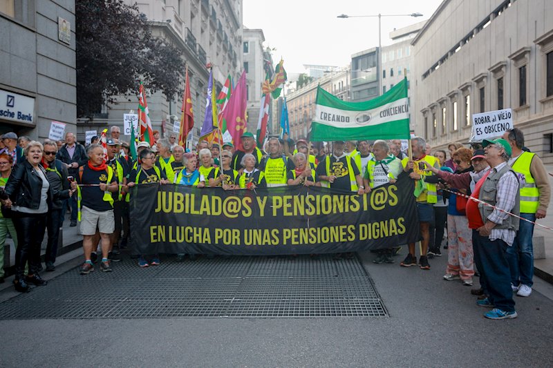 ep participantes en la marcha de pensionistas en madrid espana a 15 de octubre de 2019