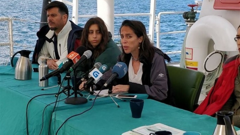 Rueda de prensa a bordo del Rainbow Warrior de Greenpeace en Vilagarcía de Arousa | GREENPEACE ep ruedaprensabordorainbow warriorgreenpeacevilagarciaarousa