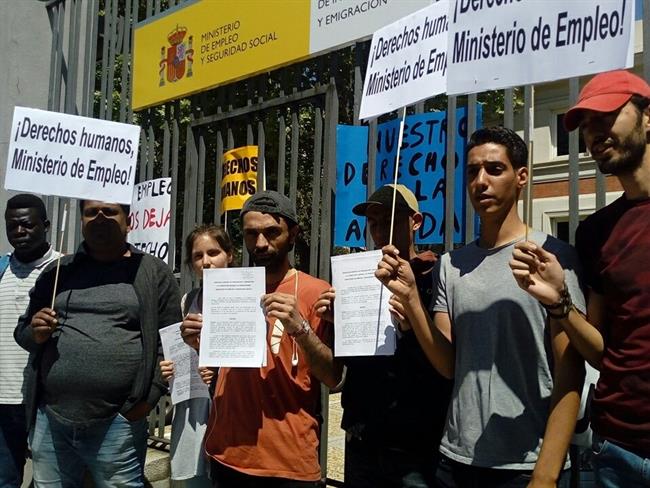 Solicitantes de asilo ante el Ministerio de Empleo | RED SOLIDARIA DE ACOGIDA ep solicitantesasiloministerioempleo