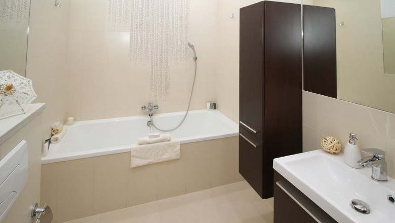 1614014650 bathroom 20947351280