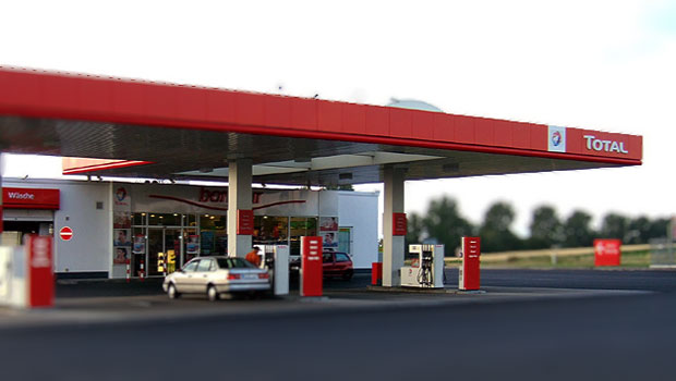 TotalEnergies cuts share buyback as crude prices remain pressured