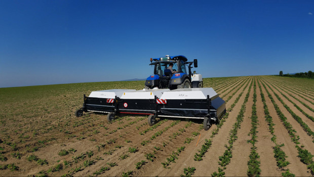 Ecorobotix's ARA Ultra-High Precision Sprayer: A Game-Changer For ...