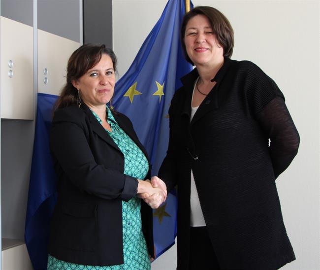 Ana Miranda (BNG) y la comisaria de Transportes, Violeta Bulc | REMITIDA ep ana miranda bng ycomisariatransportes violeta bulc