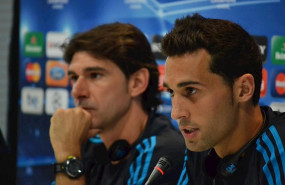 ep arbeloa en una rueda de prensa junto a aitor karanka