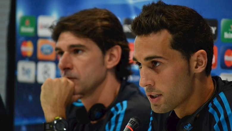 ep arbeloa en una rueda de prensa junto a aitor karanka ep arbeloa en una rueda de prensa junto a aitor karanka