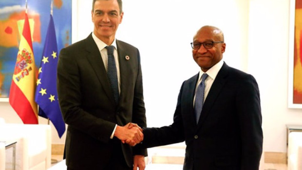 ep archivo   el presidente del gobierno pedro sanchez y el presidente de pwc mohamed kande