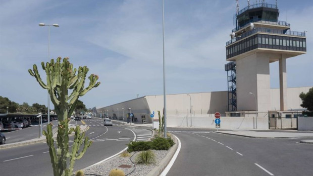ep archivo   exterior del aeropuerto de almeria
