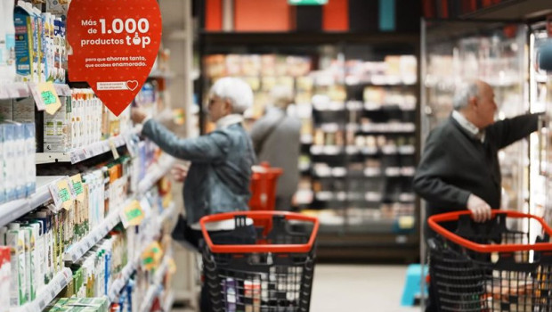 ep archivo   oferta en forma de corazon de los mil productos en un supermercado eroski